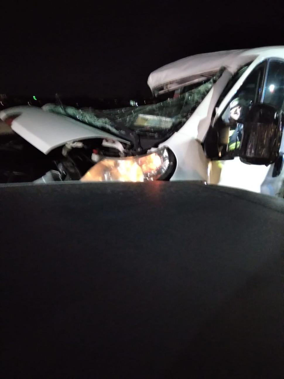 Grav accident rutier pe A1 la ieșirea spre localitatea Cisnădie. Şase maşini implicate. A fost activat planul roșu de intervenție 868557