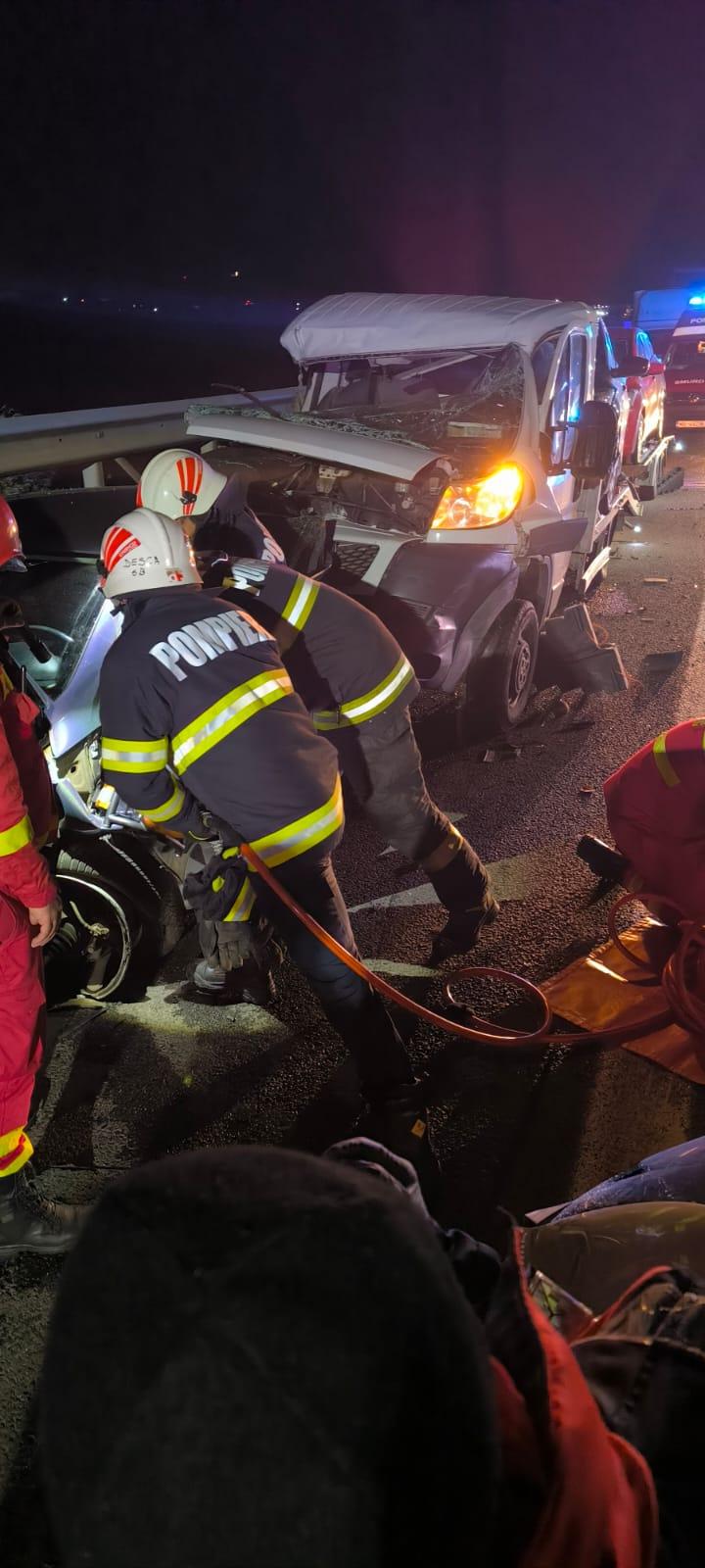 Grav accident rutier pe A1 la ieșirea spre localitatea Cisnădie. Şase maşini implicate. A fost activat planul roșu de intervenție 868560