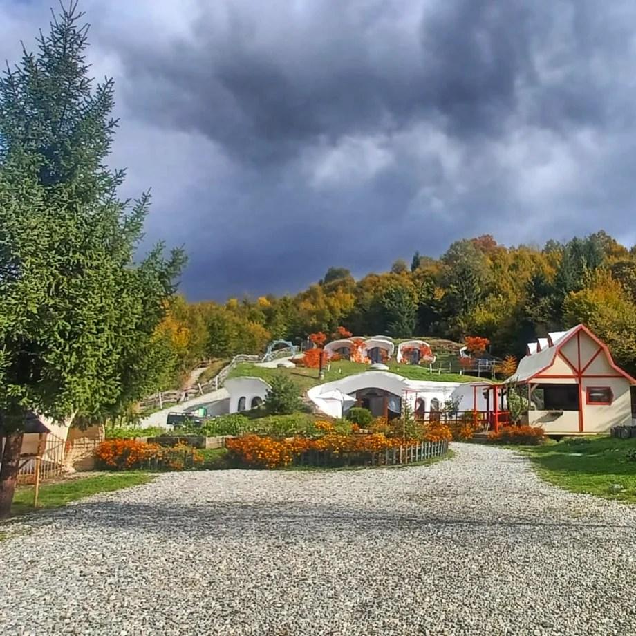 Locul din România care pare desprins din "Stăpânul Inelelor“. Cum arată pensiunea construită sub pâmânt vizitată de turiști din toată lumea 868619