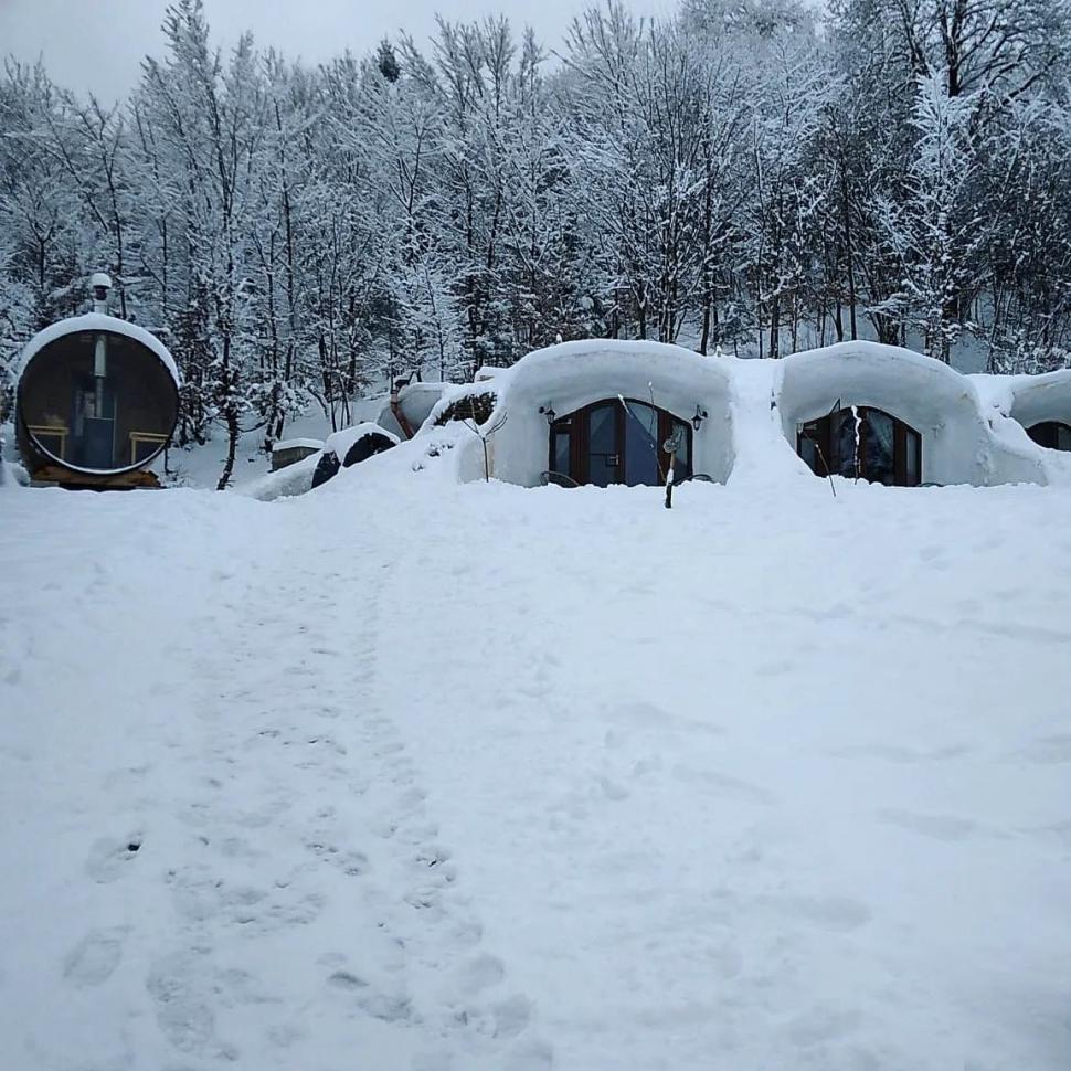 Locul din România care pare desprins din "Stăpânul Inelelor“. Cum arată pensiunea construită sub pâmânt vizitată de turiști din toată lumea 868623