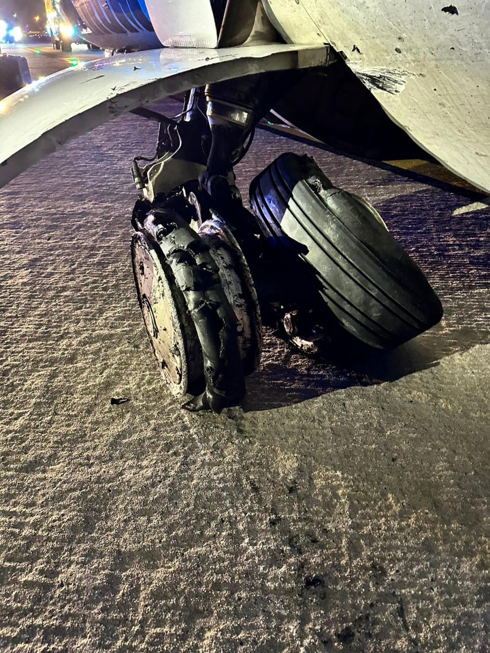 Un avion TAROM plin cu pasageri, care a plecat de pe Otopeni la Budapesta, a suferit o avarie la roţi 868849