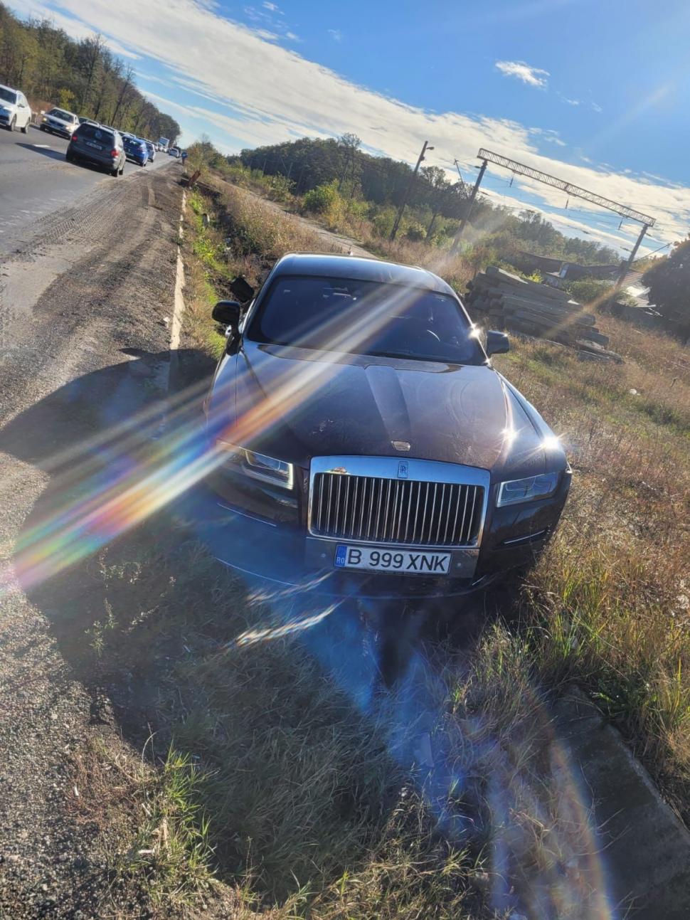 Gigi Becali, implicat într-un accident. A intrat cu Rolls Royce-ul în șanț, l-a lăsat acolo și a plecat 868820