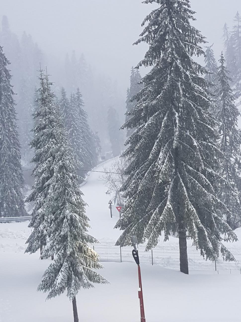 Ninge la munte! Strat gros de zăpadă, depus în mai multe zone | Peisaje de poveste surprinse de salvamontiști 868783
