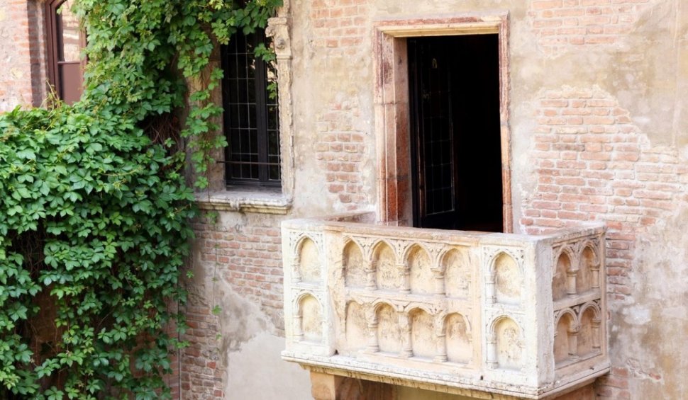 Doi actori din Romeo și Julieta au căzut de la balcon și sunt în stare gravă, în Ungaria