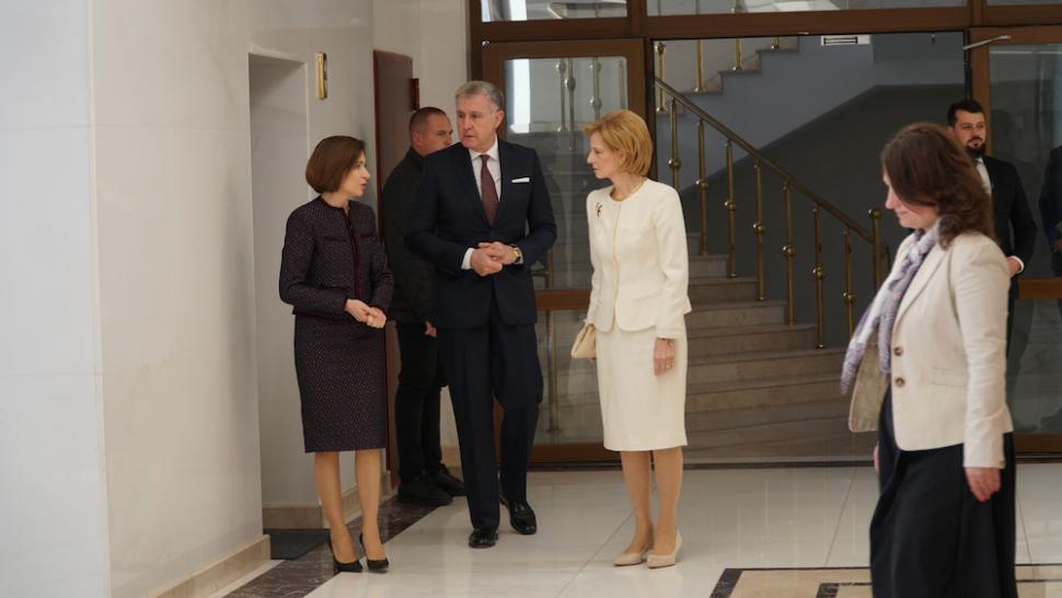 Custodele Coroanei, Majestatea Sa Margareta, s-a întâlnit la Chişinău cu Maia Sandu: "Puteţi să aveţi încredere că o să facem mai mult" 869005