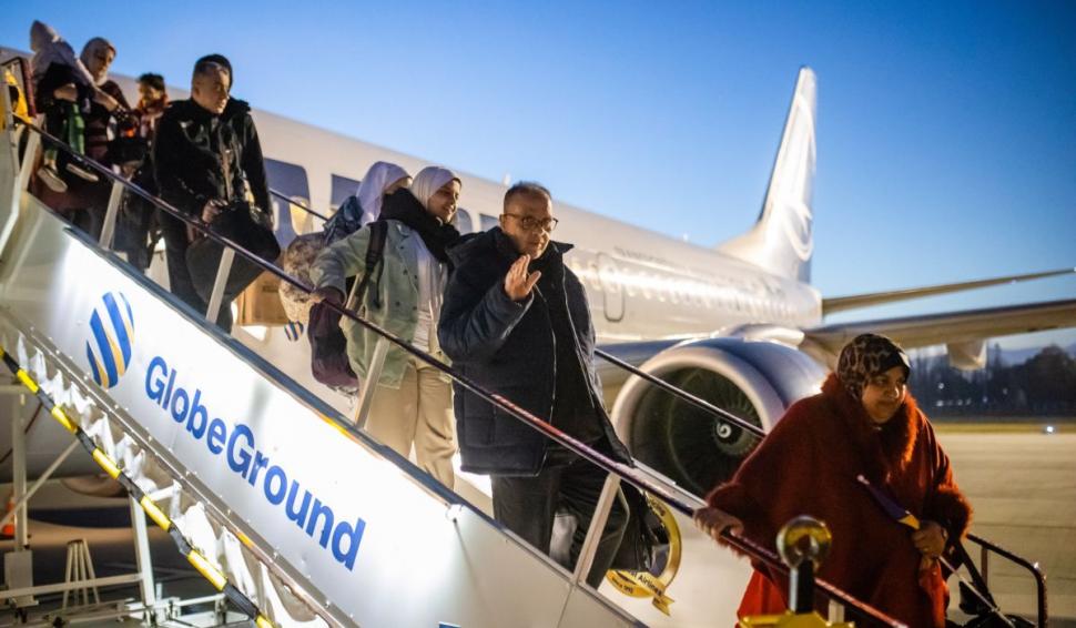 Un grup de 86 de români evacuați duminică din Fâșia Gaza au ajuns în România 869104