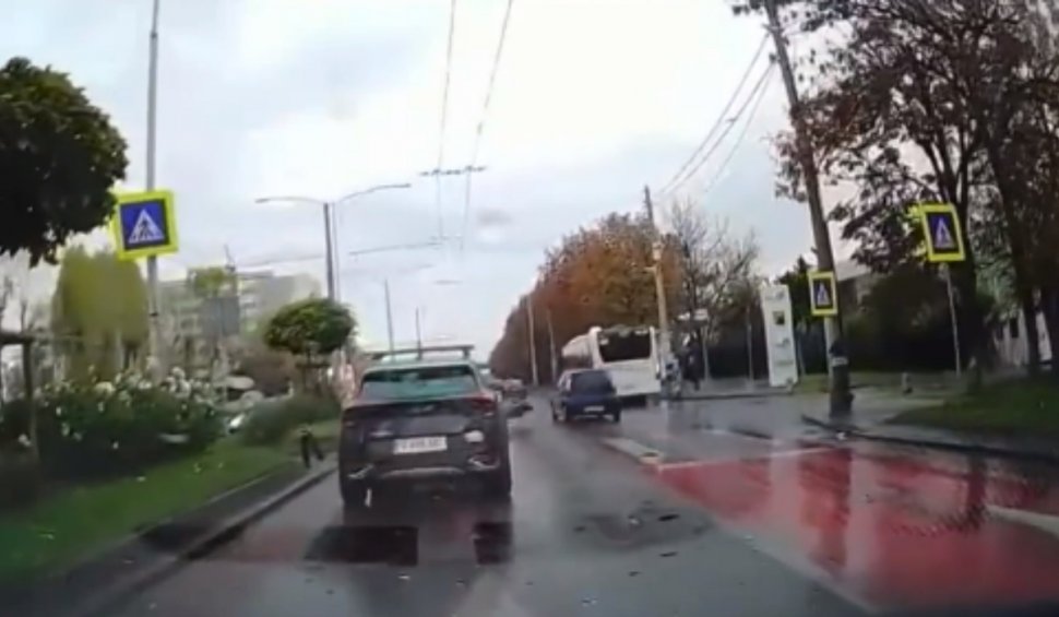 Şoferii din trafic nu au ignorat-o pe fata de 15 ani spulberată de o maşină în Bucureşti, ci au fugit după şoferul vinovat şi au sunat la 112 
