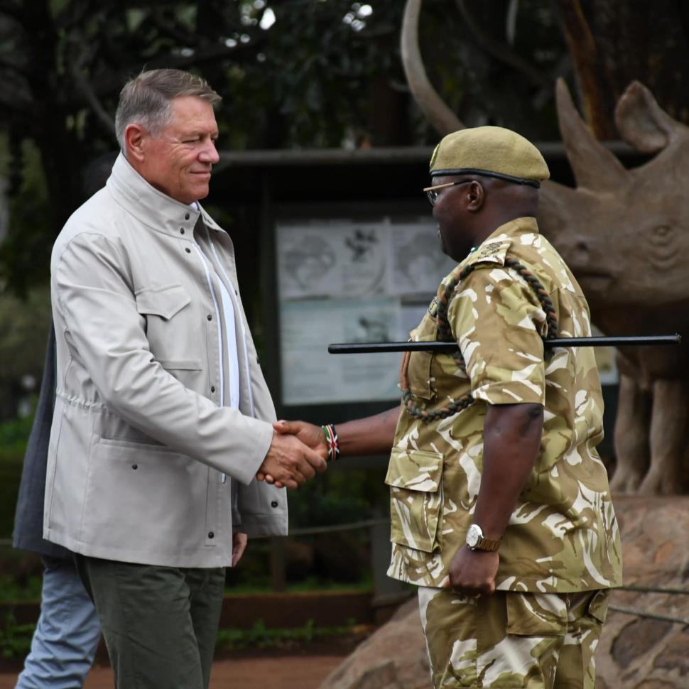 Carmen și Klaus Iohannis, surprinși într-un safari la Parcul Național Nairobi 869452