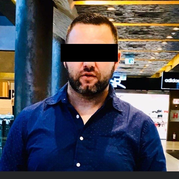 El este bărbatul dus la audieri în cazul uciderii lui Adrian Kreiner, omul de afaceri din Sibiu. A mai fost implicat în infracțiuni 869372