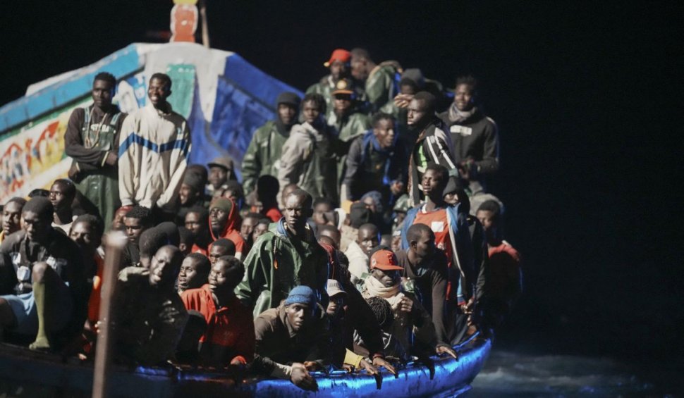 Țara care a ieșit din UE invocând valul de migranți a fost oprită de Curtea Supremă să-și deporteze azilanții în Africa. Se anunță revolte în partidul de guvernământ