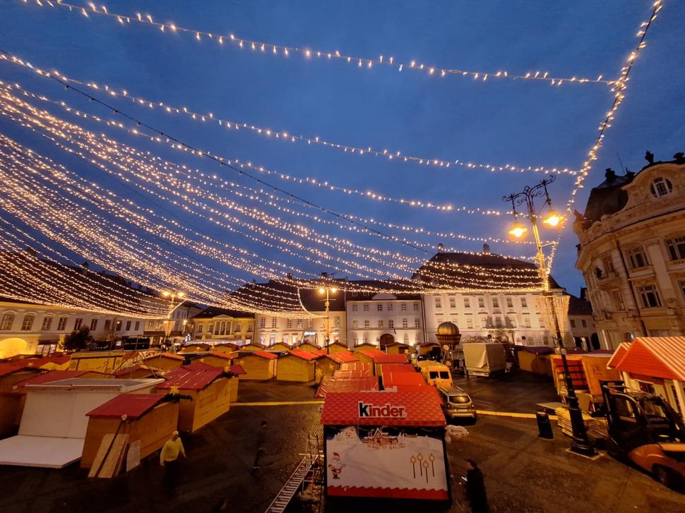 Primele imagini de la Târgul de Crăciun din Sibiu. Preţul cu care se vinde vinul fiert în noul sezon 869946