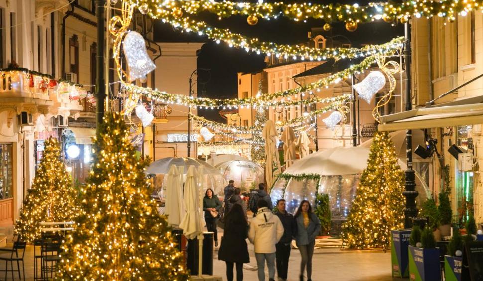 Târgul de Crăciun de la Craiova și-a deschis porțile. "Crăiasa Zăpezii" tema principală 869957