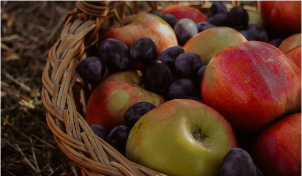 Motivul pentru care să nu depozitezi niciodată merele alături de alte fructe