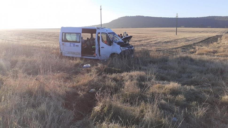 Accident între un TIR şi un microbuz cu opt persoane, lângă localitatea Gălbiori din judeţul Constanţa 870150