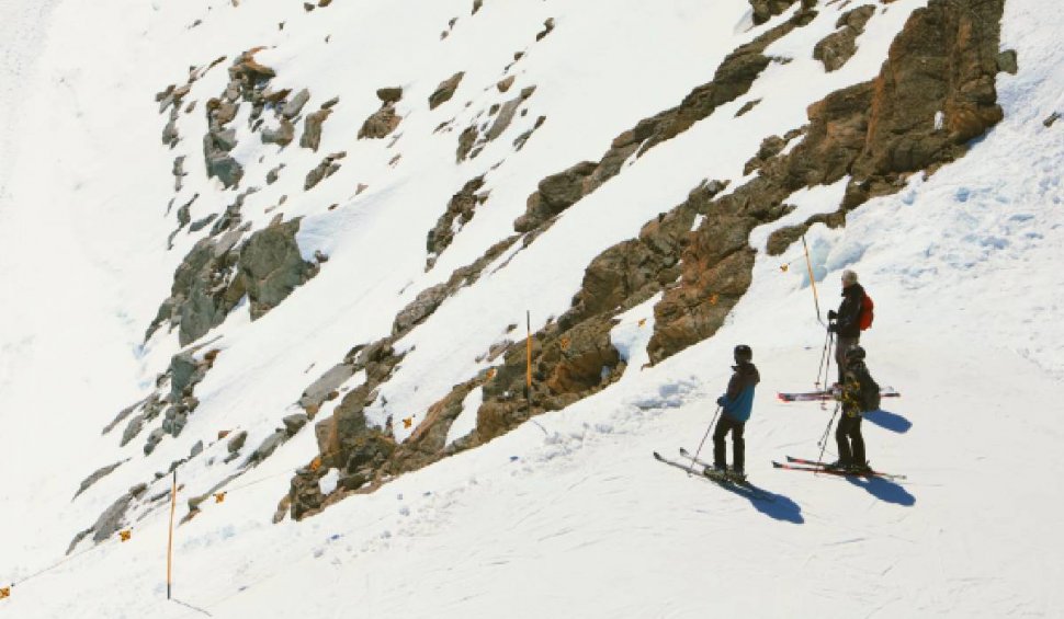 La schi, în Alpii francezi, cu prețuri românești