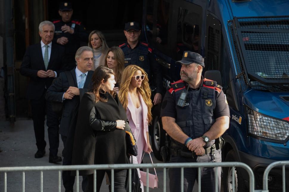 Shakira va plăti peste 7 milioane de euro ca să evite procesul pentru fraudă fiscală. Acordul pe care l-a semnat "de dragul copiilor" 870201