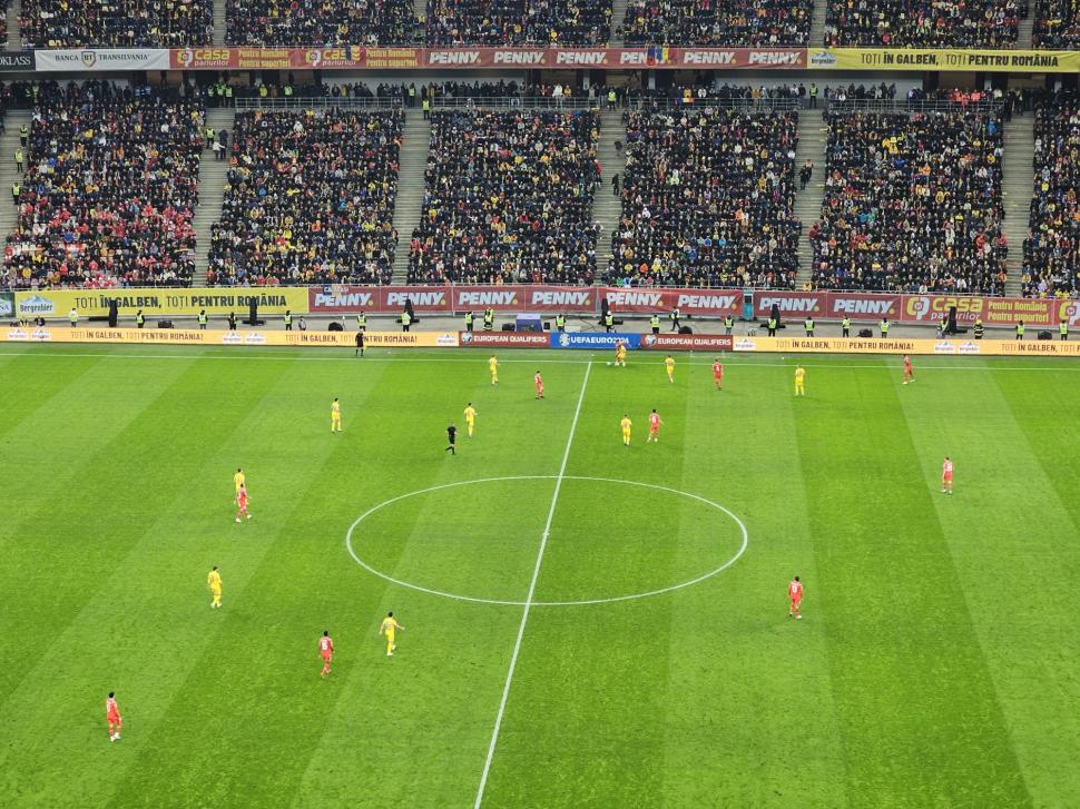 Zeci de petarde ascunse în diferite zone ale unei tribune, înaintea meciului România - Elveția 870490