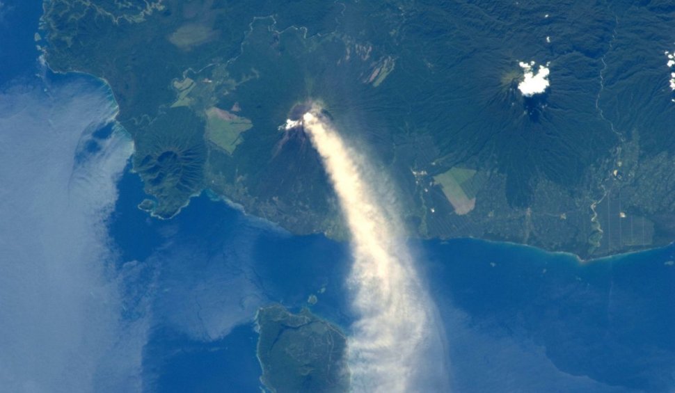 Un vulcan din Papua Noua Guinee a erupt | Locuitorii au fost evacuaţi