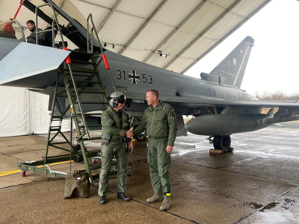 Avioanele de luptă Eurofighter din Germania au sosit astăzi în România: "Colaborăm la securizarea teritoriului nostru aliat" 870704