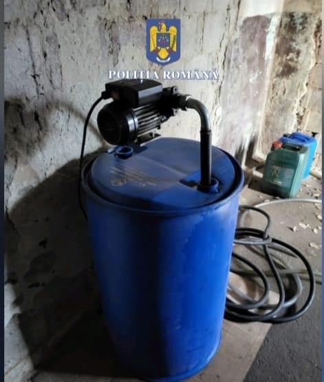 Trei bărbați din Prahova au fost reținuți, după ce au furat combustibil de la locul de muncă  870797