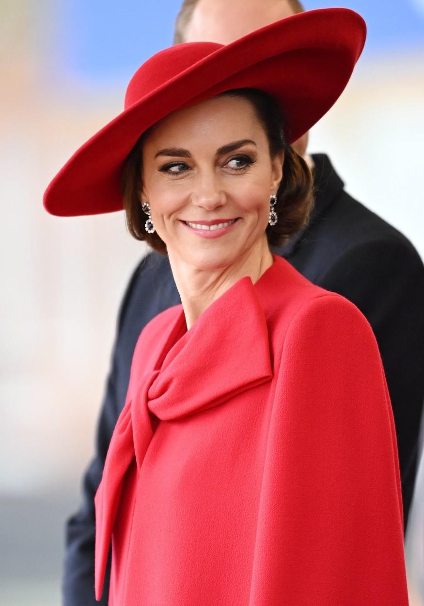 Kate Middleton, apariție de senzație. Ținuta care i-a lăsat la vedere picioarele pe care le ține ascunse 870785