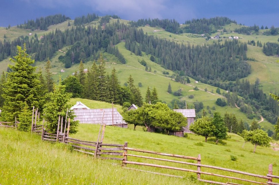 "Aici este Raiul pe pământ" | Satele din munţii României unde oamenii trec de vârsta de 90 de ani 