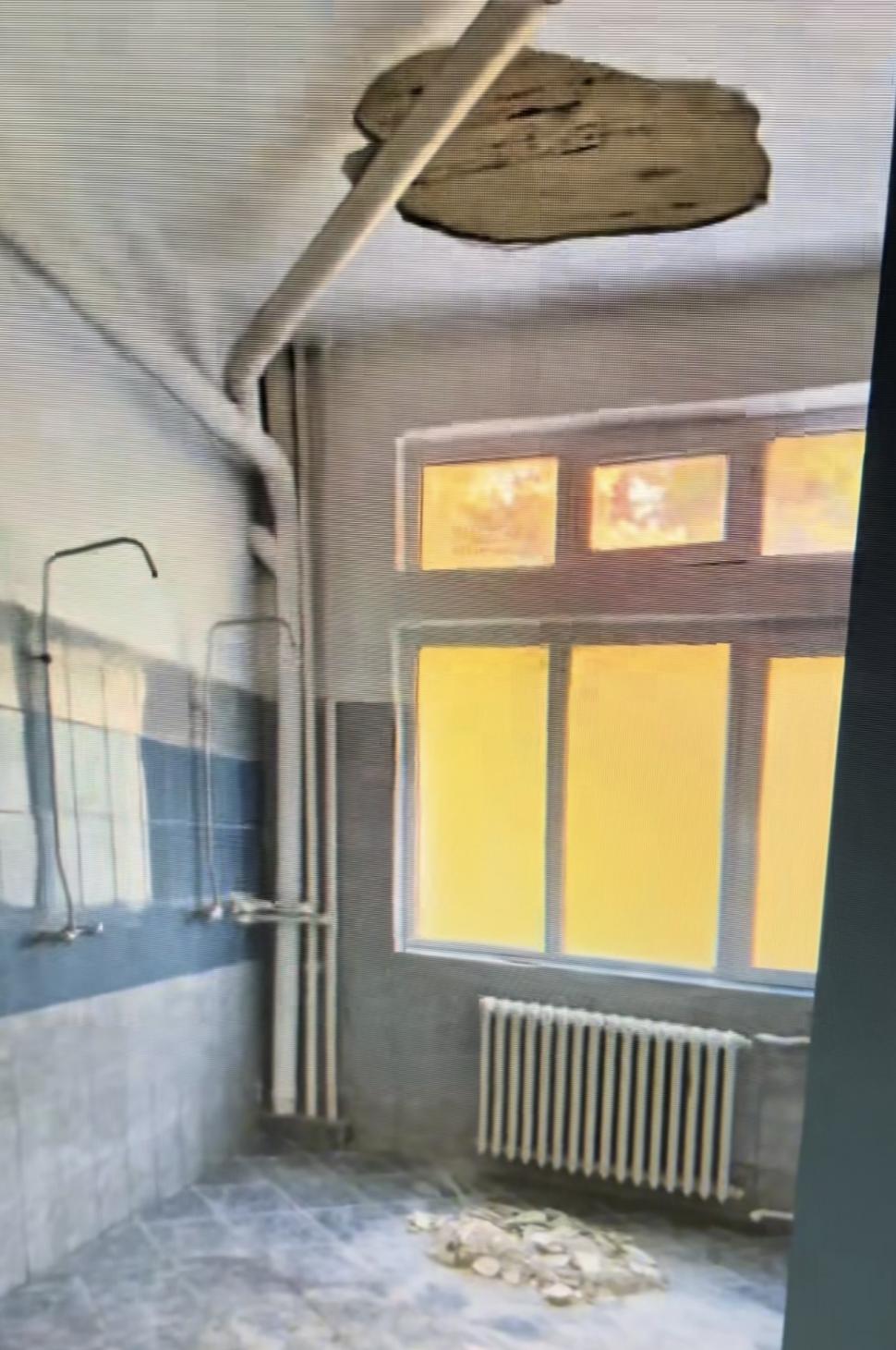 Celebrul TikToker Adrian "Elicopter de Luptă”, rupe tăcerea despre situația de la Academia de Poliție, după ce zeci de studenți au ajuns la spital cu intoxicație alimentară 870736