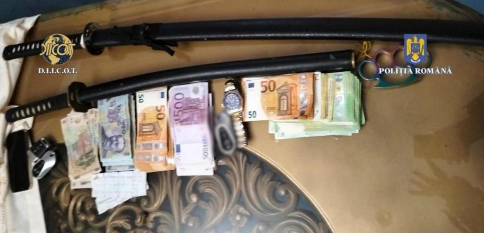 Percheziţii la clanul Caran, cea mai puternică grupare interlopă din România | Liderii au fost săltaţi de mascaţi de la o petrecere 870891