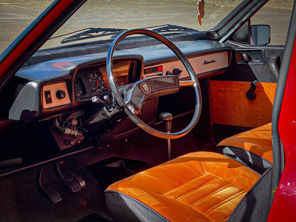 Povestea lui George Dumitru, românul cu cea mai veche Dacia 1300 din SUA: "Pentru mine, în copilărie, a fost o super mașină" 870834