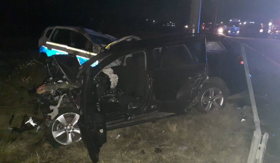 Un tânăr din Brăila a intrat cu o mașină furată în autospeciala Poliției. În urma impactului, cinci mașini au fost avariate