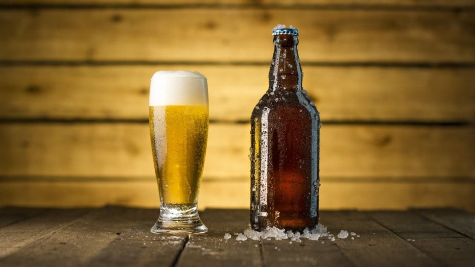Cât alcool rămâne în sânge, până a doua zi, după câteva sticle de bere. Șoferii riscă să fie judecați pentru consum sub influența băuturilor alcoolice