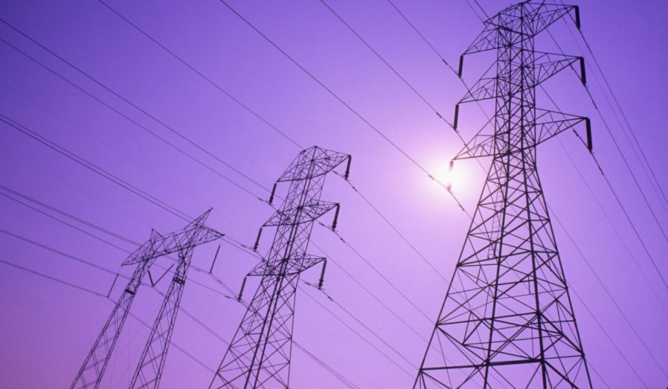 Comisia Europeană are un plan de 584 de miliarde euro pentru adaptarea reţelelor electrice la fluxul de electricitate din surse regenerabile