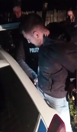Un individ periculos a fugit de sub nasul polițiştilor, chiar din sediul din Buhuși, pe geamul de la toaletă 871107