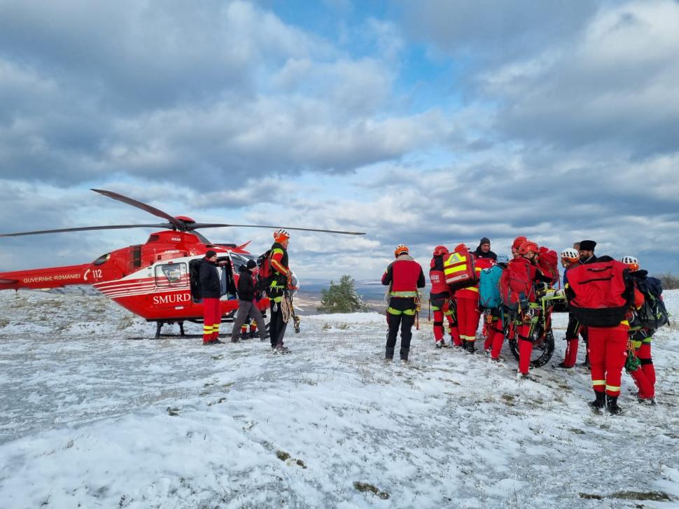 Un bărbat care se afla la vânătoare a căzut de pe o stâncă, între Câlnic și Căpâlna. Intervenție dificilă a salvatorilor 871588