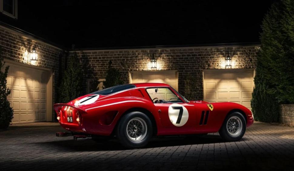 Cel mai scump Ferrari scos vreodată la licitaţie a fost vândut pentru 51,7 milioane dolari 871505