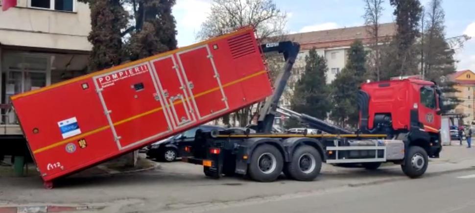 Raed Arafat: "314.000 de persoane au rămas fără curent electric. DSU şi MAI vor trimite generatoare" 871599