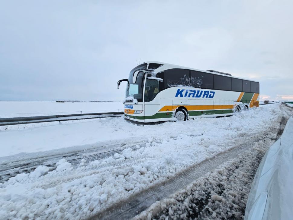 Raed Arafat: "314.000 de persoane au rămas fără curent electric. DSU şi MAI vor trimite generatoare" 871604