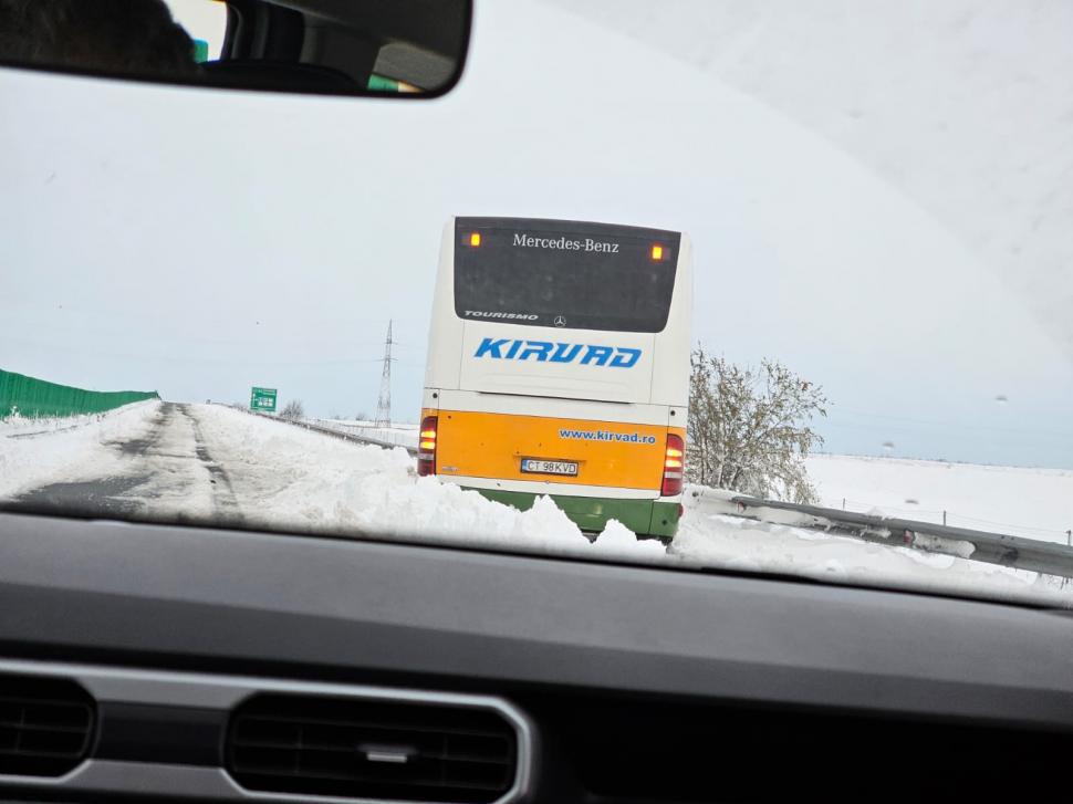 Raed Arafat: "314.000 de persoane au rămas fără curent electric. DSU şi MAI vor trimite generatoare" 871605