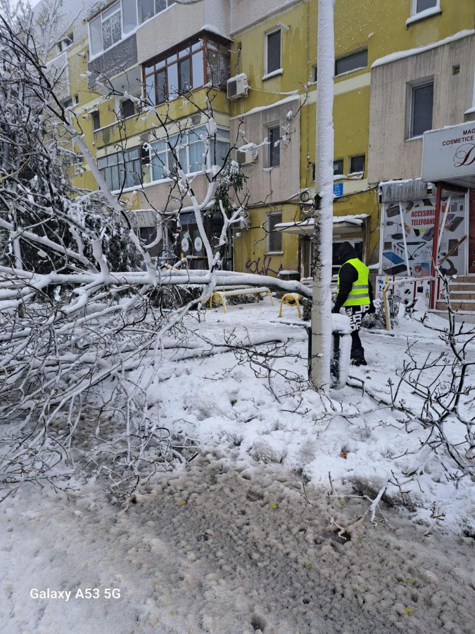 Şcoli închise în Brăila, Galaţi şi Tulcea | Elevii nu vor merge luni la cursuri din cauza viscolului 871563