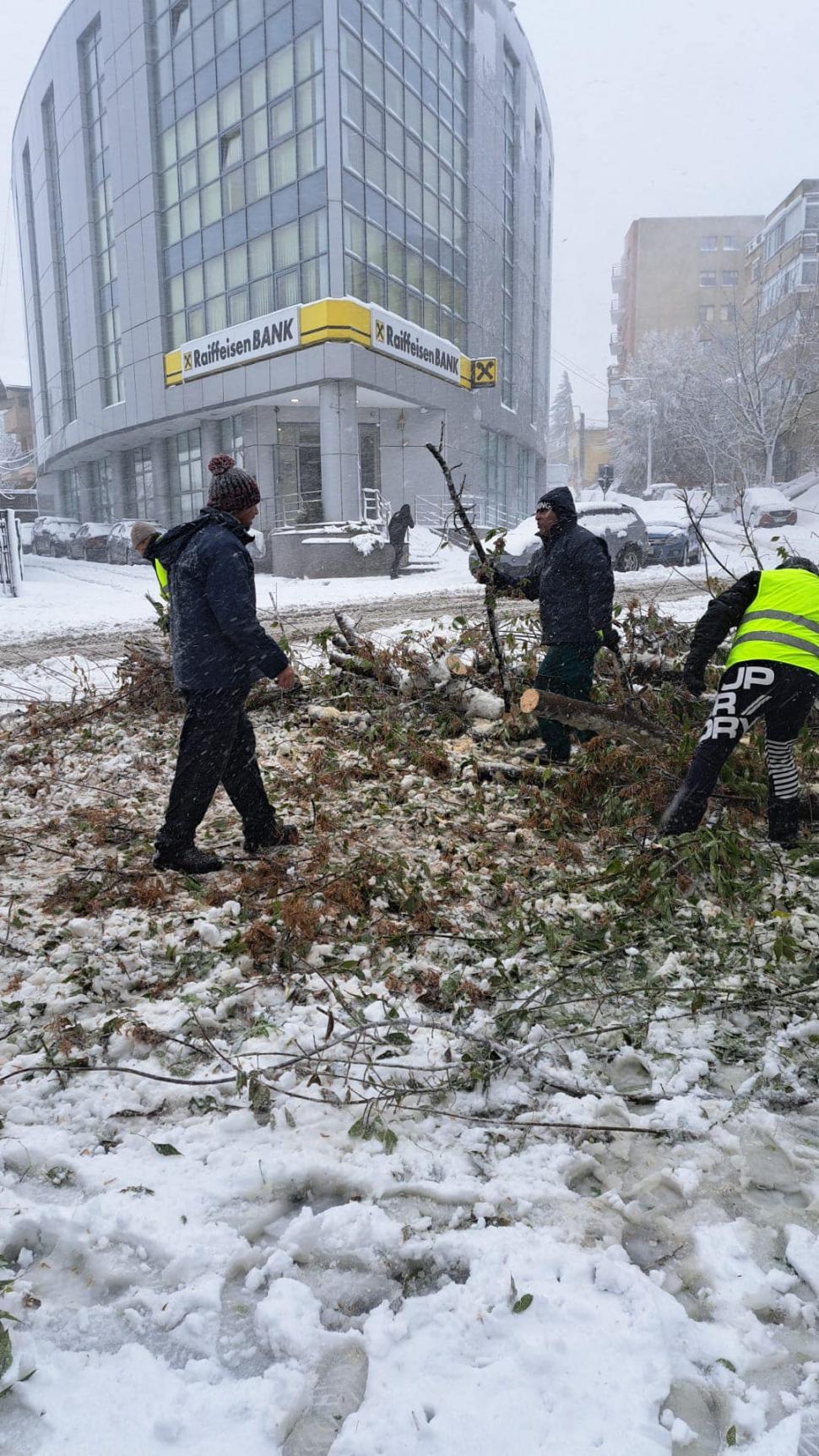 Şcoli închise în Brăila, Galaţi şi Tulcea | Elevii nu vor merge luni la cursuri din cauza viscolului 871564