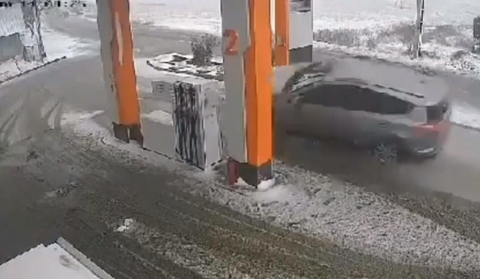 O şoferiţă a fost la un pas să provoace o explozie într-o benzinărie din Iaşi | Momentul a fost filmat de o cameră de supraveghere 871625