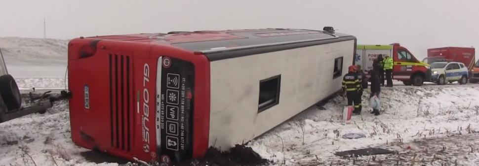 15 oameni au fost răniți, după ce un autocar s-a răsturnat, în județul Vaslui. A fost activat Planul roșu de intervenție 871647