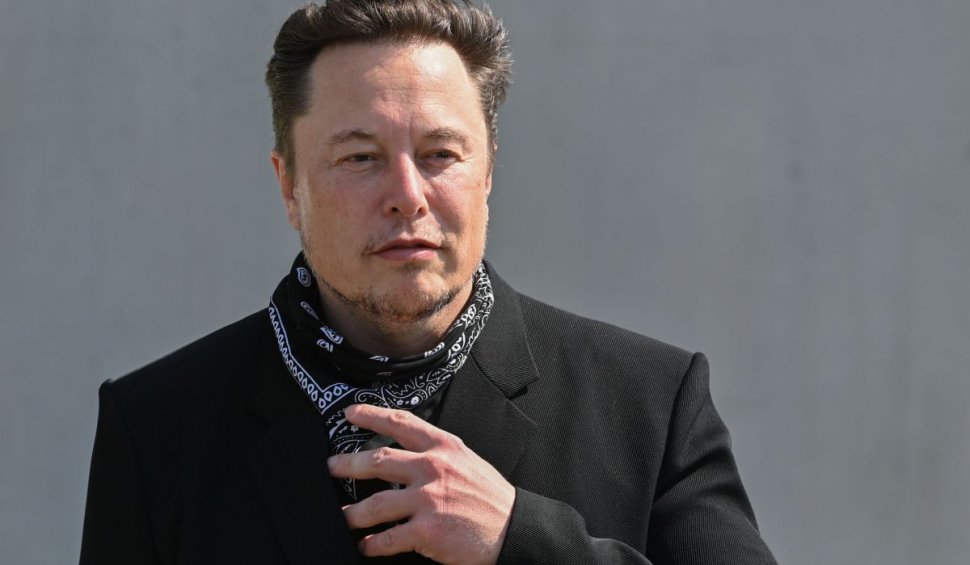 Elon Musk rupe tăcerea: "Acest virus anti-uman a fost înrădăcinat adânc în ChatGPT!" | Sistemul a fost pus să aleagă între o insultă rasistă și viețile a un miliard de oameni