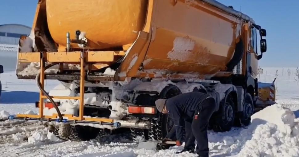 Fenomen meteo rar în România: Furtună de zăpadă cu tunete și fulgere în mai multe județe din țară 871795