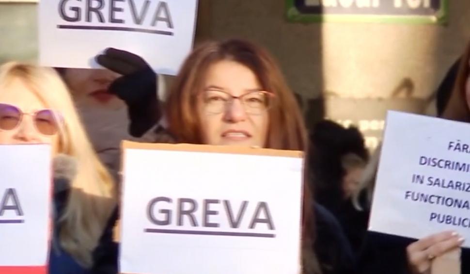 Seniorii riscă să nu primească pensia | Grevă generală în zeci de instituţii din România 871851