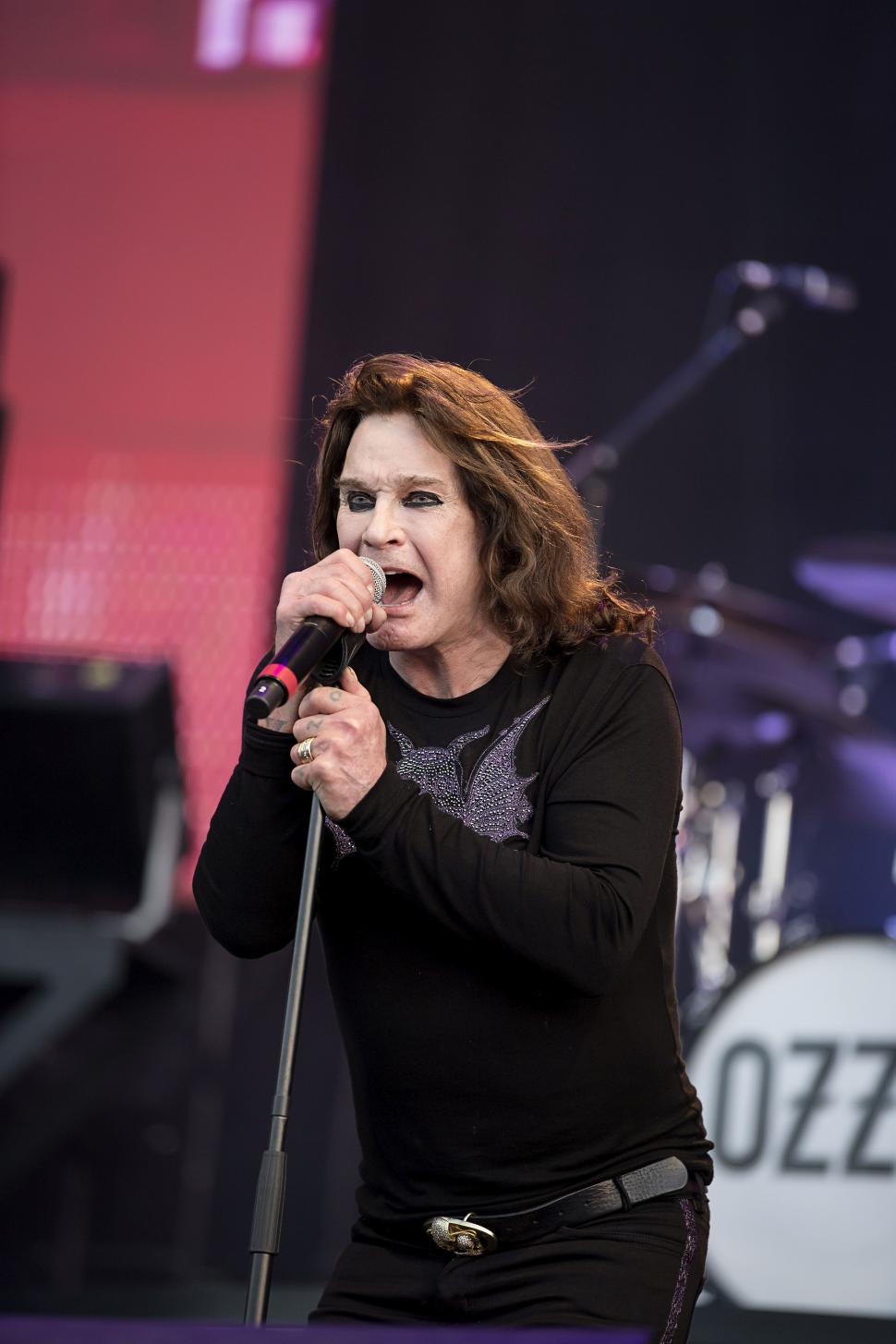 Ozzy Osbourne, diagnosticat cu tumoare la coloana vertebrală. "Dacă voi putea face un ultim concert voi fi fericit" 871814