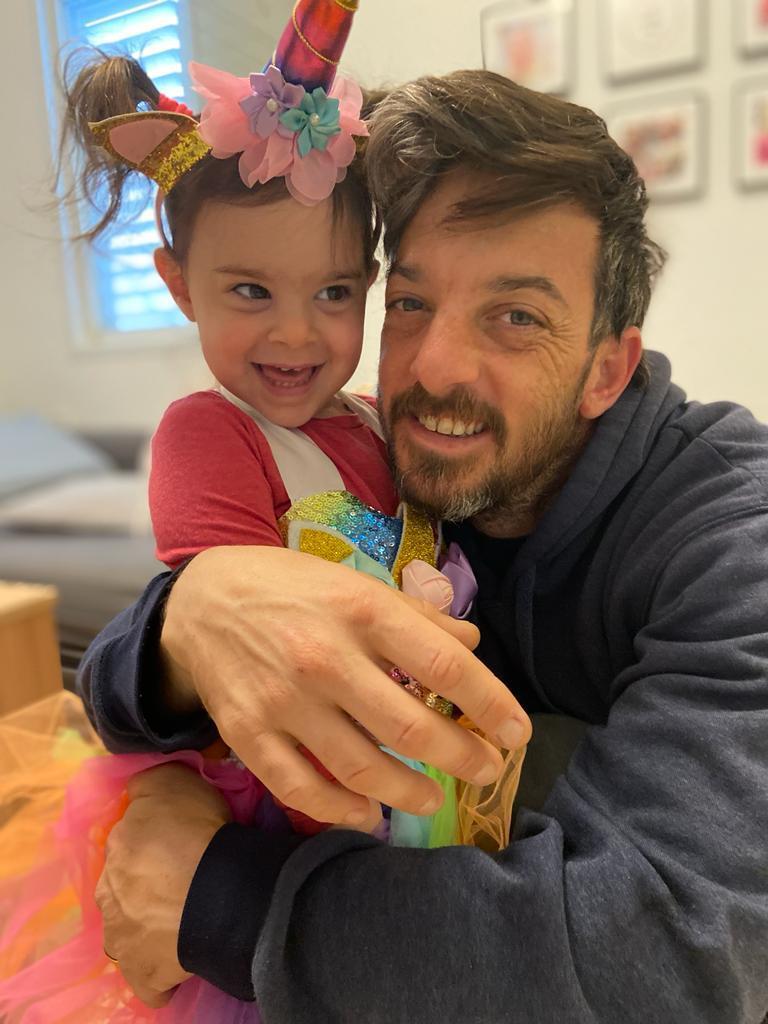 A doua româncă eliberată de Hamas împreună cu fiicele ei. Familia românului Remus Aloni s-a reunit  871891