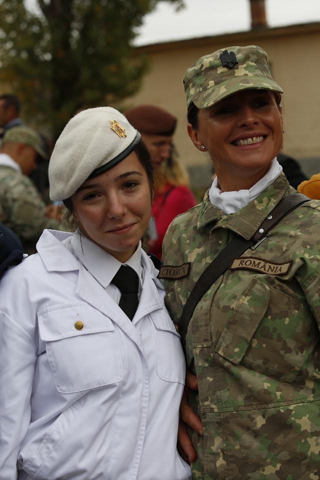 "Sunt mandră de această şansă" | Ea este Maria, mamă a patru copii, care s-a înrolat în armată la 42 de ani 872067