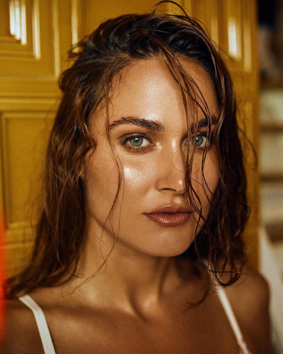 Cea mai frumoasă înotătoare din lume vine la București. Ea va concura la Campionatele Europene de înot în bazin scurt 2023  871972