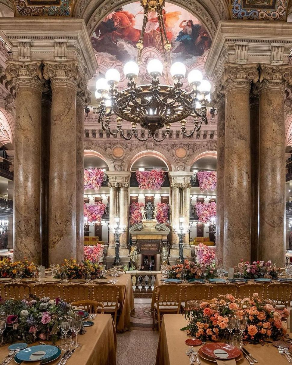 Nuntă de 59 de milioane de dolari, la Paris. Povestea cuplului care a organizat "evenimentul secolului" | Au închiriat Opera Garnier, Castelul Vilette și au adus invitații cu avioane private 872087